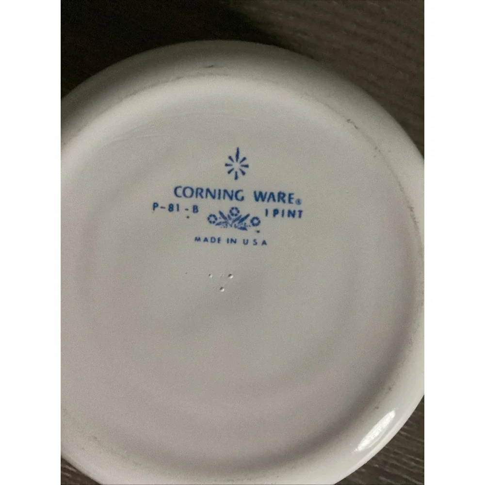 Corning Ware Blue Cornflower P-81-B 1 Pint Saucepan with Pyrex Glass Lid USA